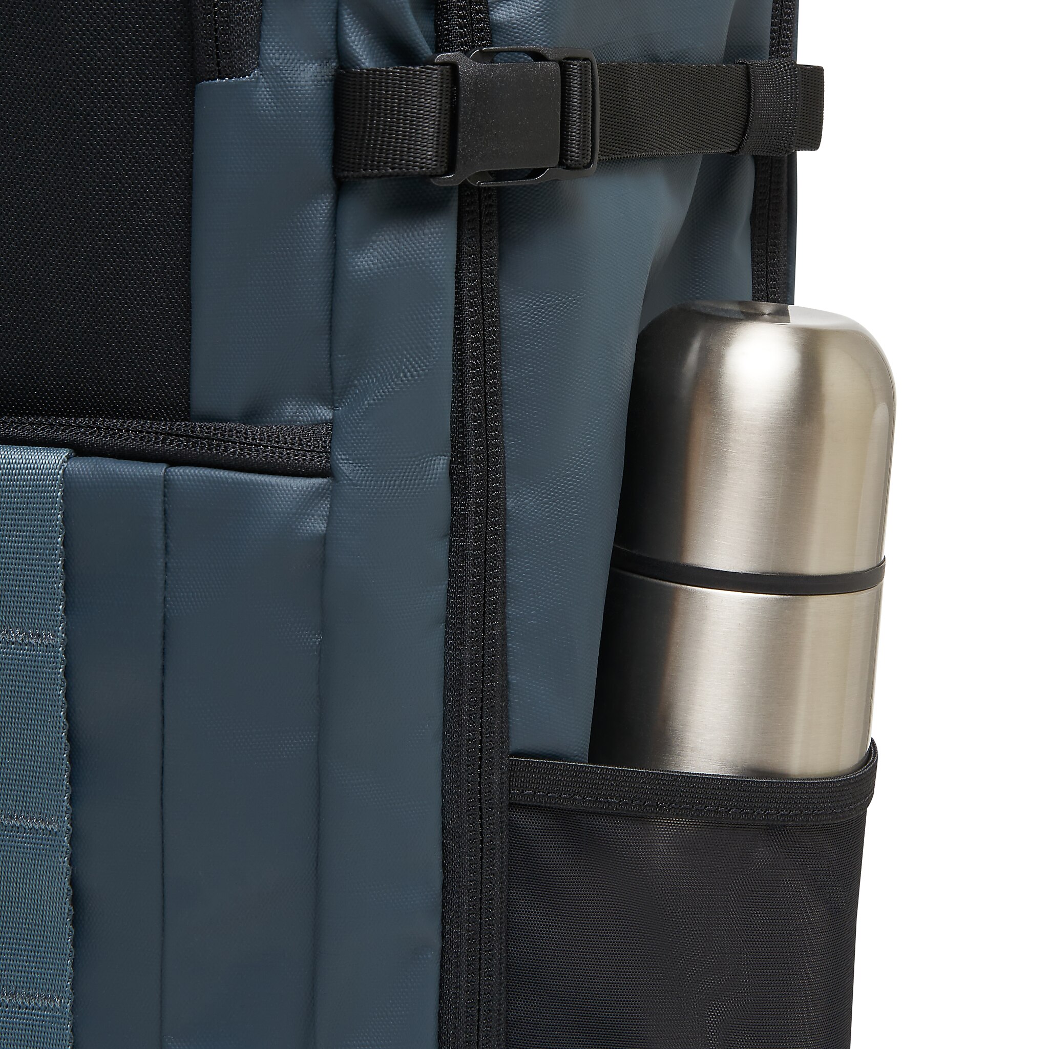 Shark Costa Seeker 30L Backpack | Costa Del Mar®