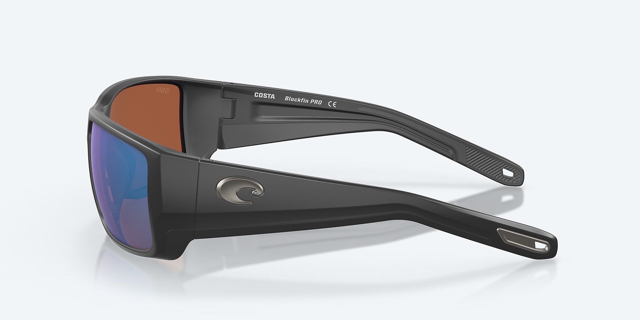 Lentes de Sol Costa Blackfin PRO L (60-16) con Verde Espejado lente y Negro Mate montura Imagen 3 de 7 Lentes de Sol Costa Blackfin PRO L (60-16) con Verde Espejado lente y Negro Mate montura Imagen 3 de 7