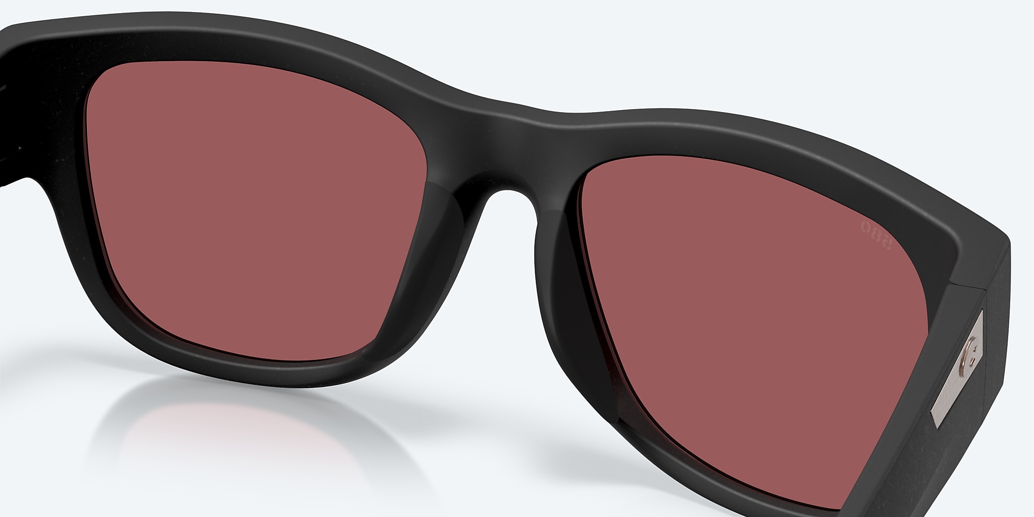 Lentes de Sol Costa Caleta XL (55-19) con Dorado Espejado lente y Netplus Black montura Imagen 7 de 8 Lentes de Sol Costa Caleta XL (55-19) con Dorado Espejado lente y Netplus Black montura Imagen 7 de 8