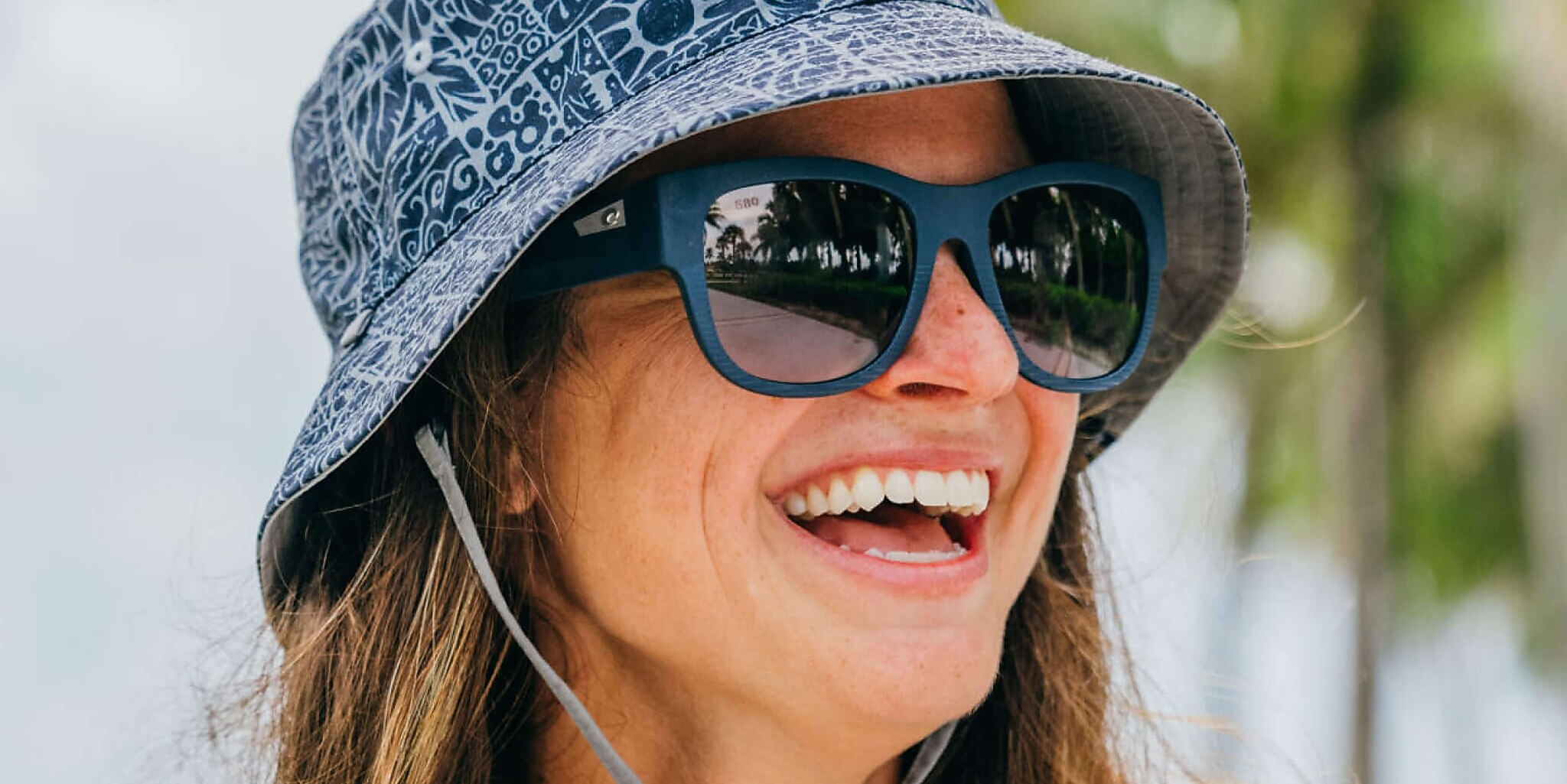 Costa Caleta XL (55-19) with Blue Mirror lenses and Net Black